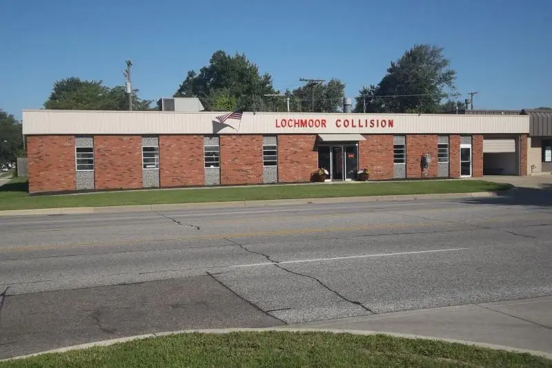 Lochmoor Collision Center shop on Greater Mack Ave in Saint Clair Shores